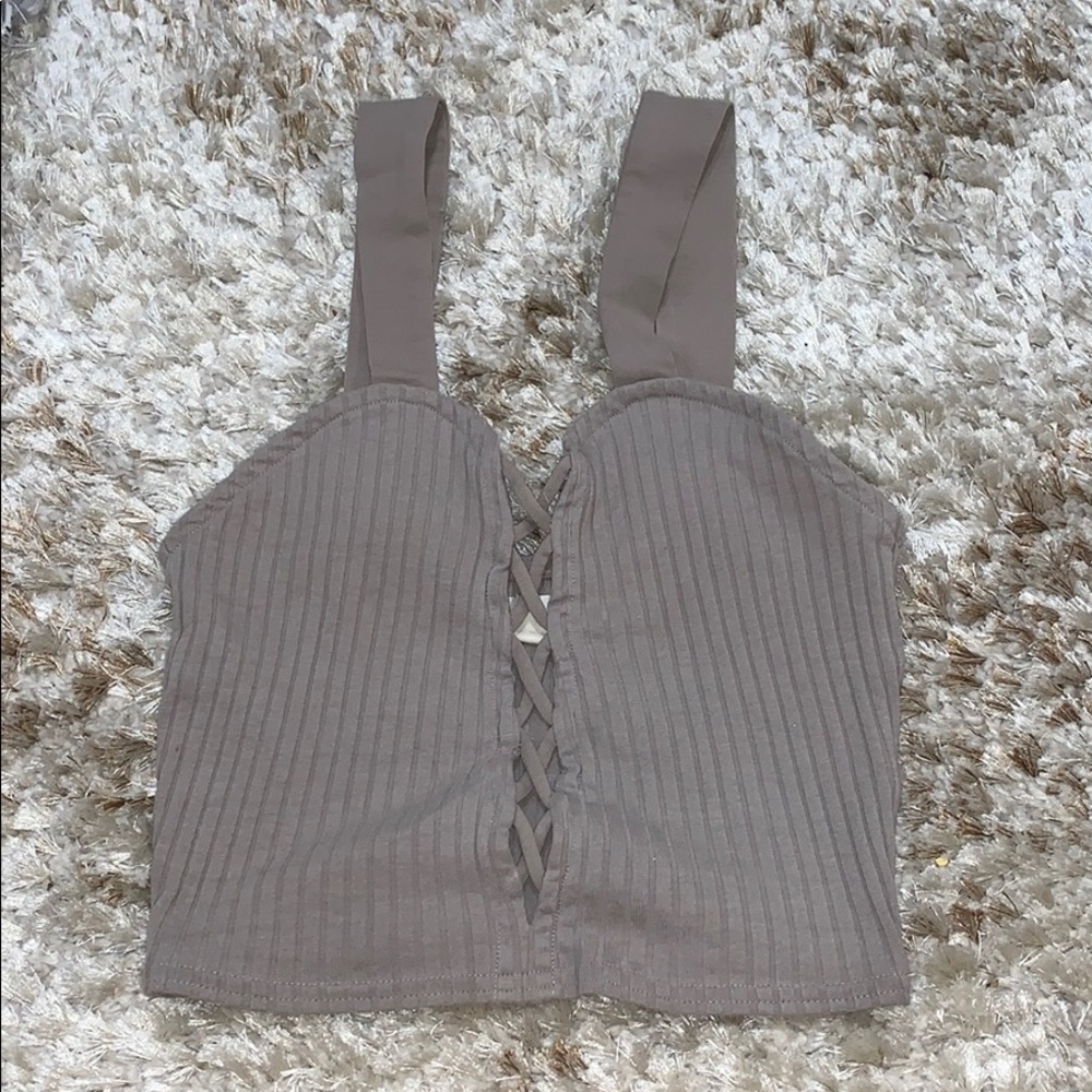 URBAN OUTFITTER CROP TOP